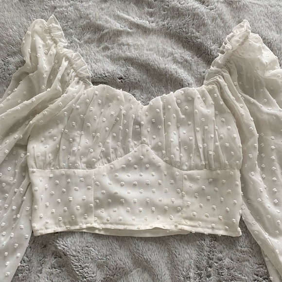 Beautiful white blouse! - Picture 8 of 10